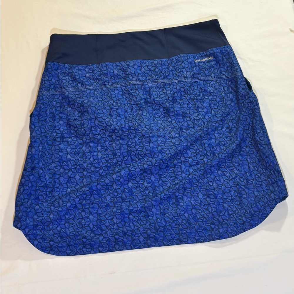Patagonia women’s athletic skort M, blue print, built‑in shorts liner activewear - Picture 2 of 5